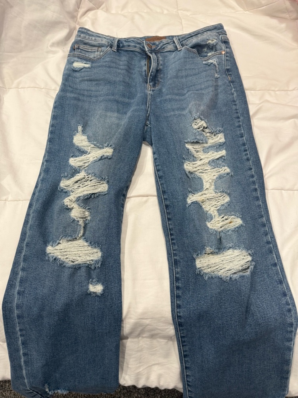 Judy Blue Light Blue Straight Leg Distressed Jeans